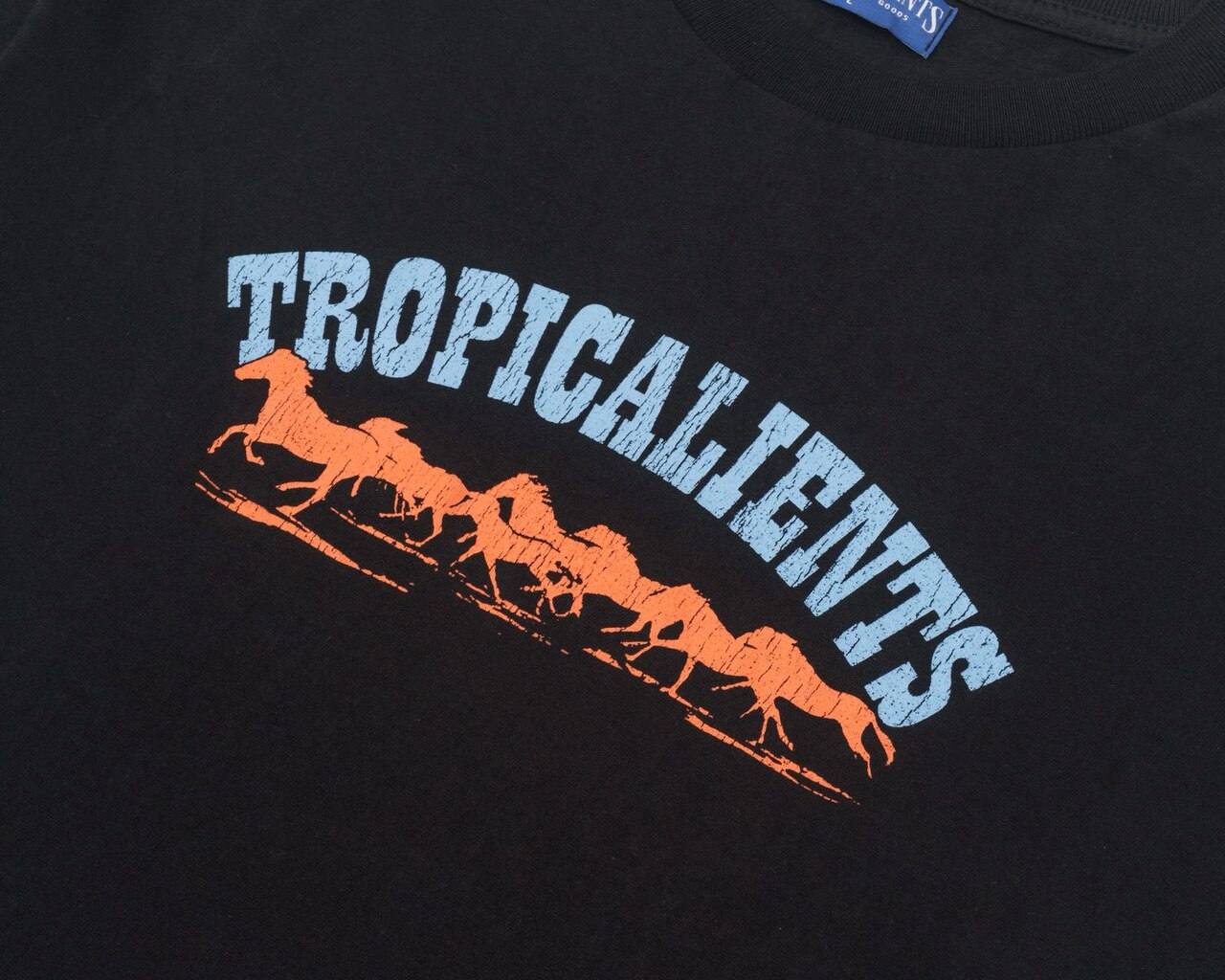 Camiseta Tropicalients Horses Preto